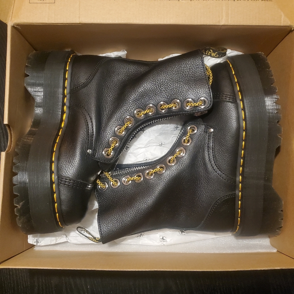 Dr. Martens Sinclair Boots